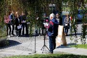 Klatovy: Čtení před pomníkem obětí holocaustu